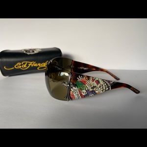 ED HARDY sunglasses w/ original case